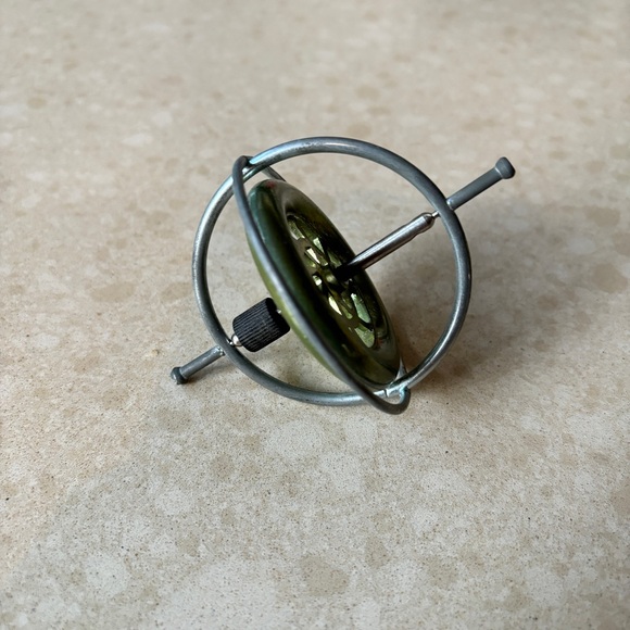 Antique toy Pixie Gyroscope top by Stevens co. with original box - Picture 7 of 10